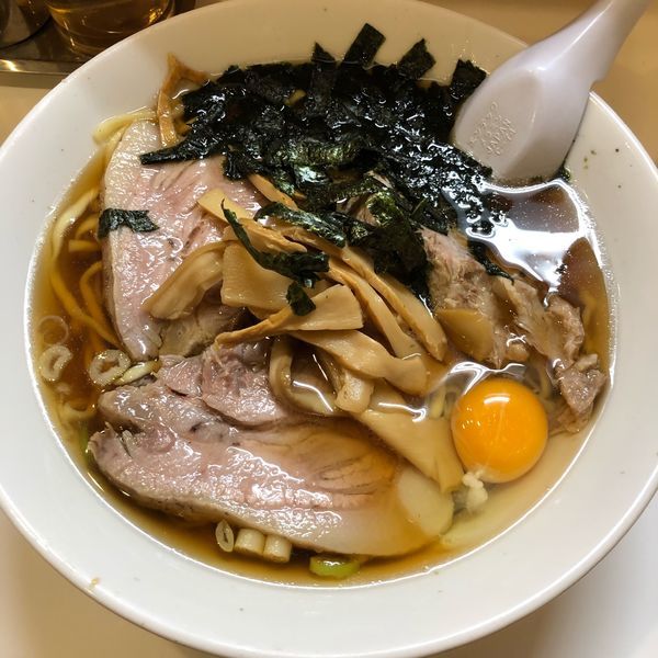「チャーシュー麺➕大盛➕生玉子」@らぁめん ほりうち 新橋店の写真