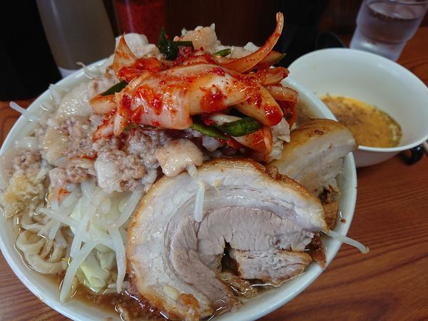 「小豚ラーメンとタマネギキムチ」@ラーメン二郎 亀戸店の写真