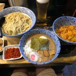 辛つけ麺あつ盛中盛＋味玉＋玉ねぎ＋辛ネギ