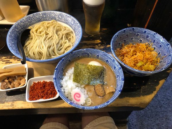 「辛つけ麺あつ盛中盛＋味玉＋玉ねぎ＋辛ネギ」@狼煙 〜NOROSHI〜の写真