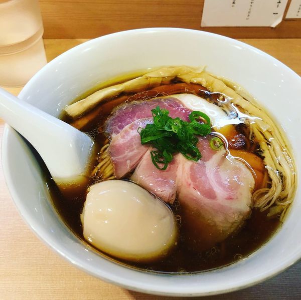 「特製醤油らぁ麺」@らぁ麺 はやし田 新宿本店の写真