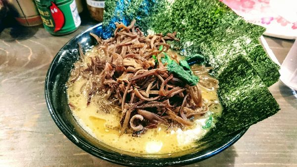 「ラーメン(麺硬め･味濃いめ)+海苔・木耳(クーポン)」@家系ラーメン クックらの写真
