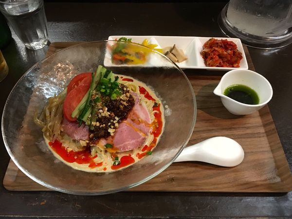 「冷製汁なし豆乳担々麺 3種のﾅﾑﾙと静岡県産茶葉のぶどう山椒」@神保町黒須の写真