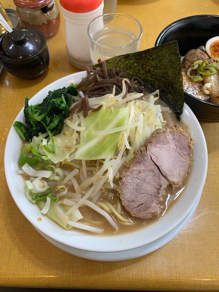 「ラーメン＋キャベもやし＋チャーシュー丼」@うまいヨ ゆうちゃんラーメンの写真