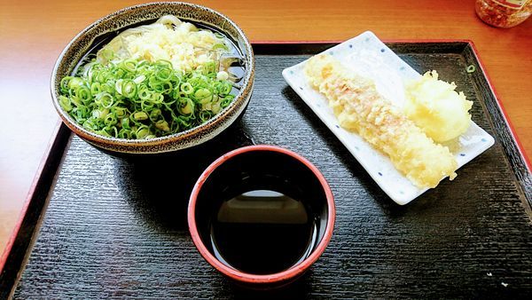 「冷やしうどん+揚げ玉子・揚げちくわ」@はゆかの写真