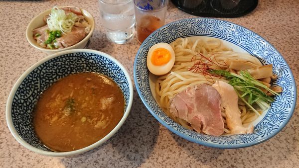 「鯛白湯つけそば（中）820円 + レアチャーシュー丼200円」@麺処 かつ善の写真