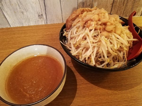 「つけ麺+豚増し」@火の豚 立川ラーメンスクエア店の写真