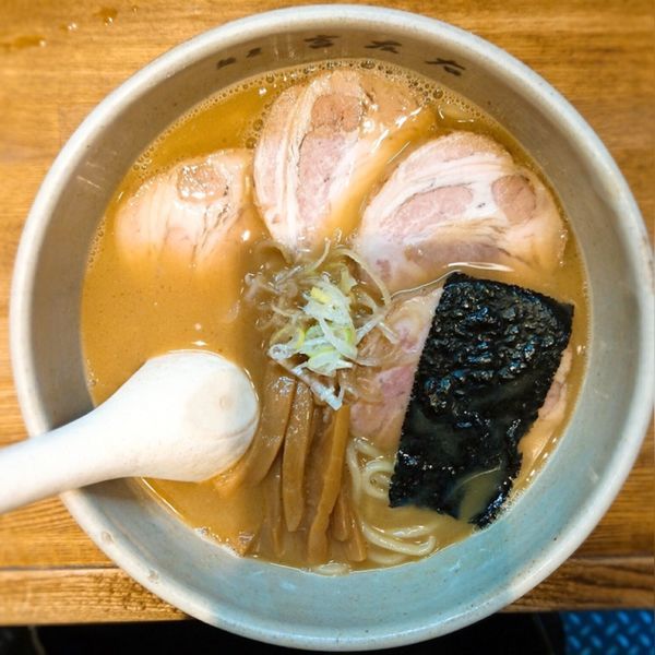 「らーめん」@麺屋吉左右の写真