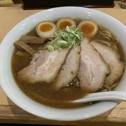 醤油チャーシュー麺大盛400g＋煮卵
