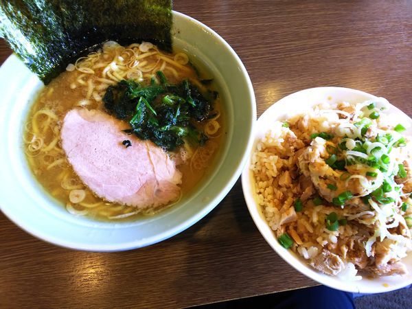 「らーめん＋ツナマヨ飯セット（ランチ限定）　870円」@横浜家系らーめん たま家の写真