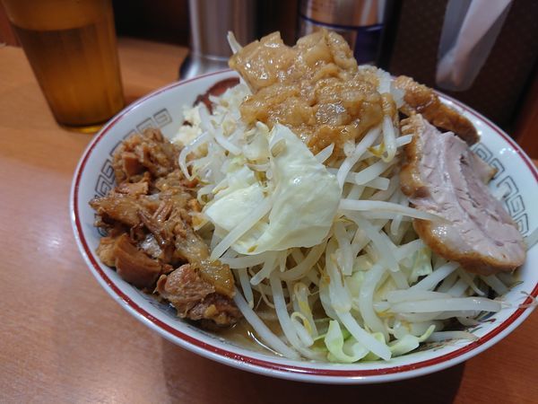 「小ラーメン と ブタかす」@ラーメン豚山 大塚店の写真