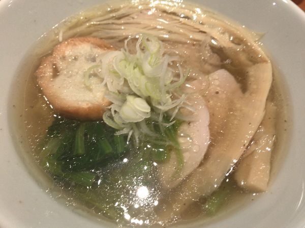 「塩ラーメン750円(税別計810円)」@路地ダイニング わさびの写真