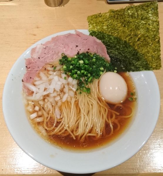 「旨味だし淡麗醤油 煮玉子入り」@麺屋 まほろ芭の写真