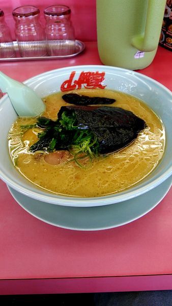 「ラーメン中盛り」@ラーメン 山岡家 高崎倉賀野店の写真