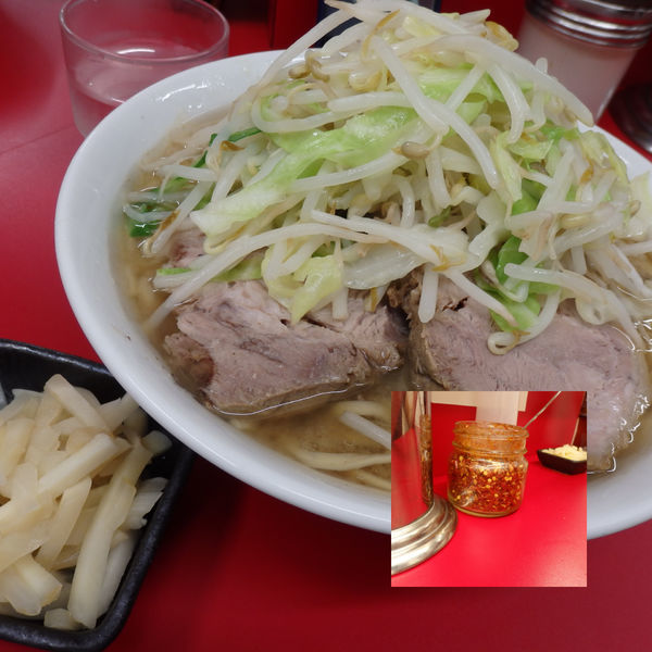 「ラーメン小（麺半分）＋刻み生姜」@ラーメン二郎 神田神保町店の写真