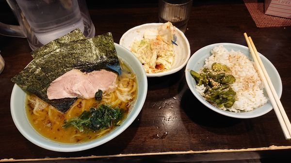 「焦がしネギラーメン並 濃いめ多め キャベチャー」@横浜ラーメン 武蔵家 三鷹店の写真