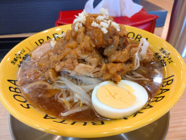 「豚そば850円+脂マシ50円」@茨城豚そば 特龍 水戸堀町店の写真