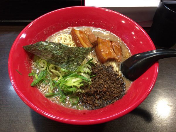 「【限定】どどど・ど豚骨ラーメン(麺硬め・900円)＋半替玉(20」@ラーメンくれはの写真