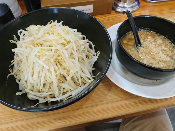 「J郎つけ麺(中)ﾔｻｲ ﾆﾝﾆｸ ｱﾌﾞﾗ ¥700」@J郎麺の写真