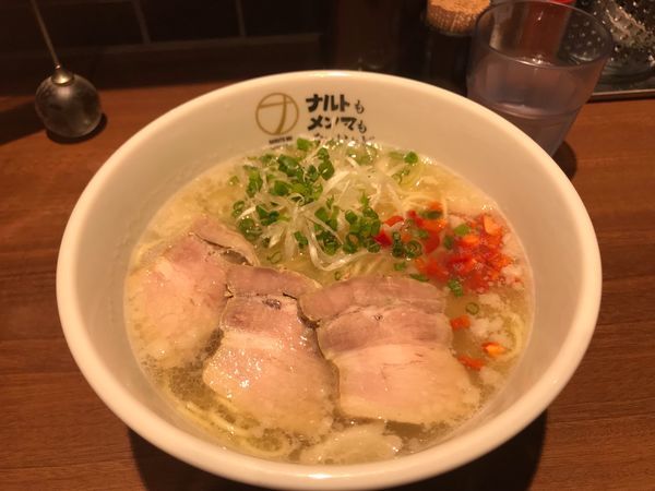 「【限定】マダイと豚の塩らーめん」@ナルトもメンマもないけれど。の写真