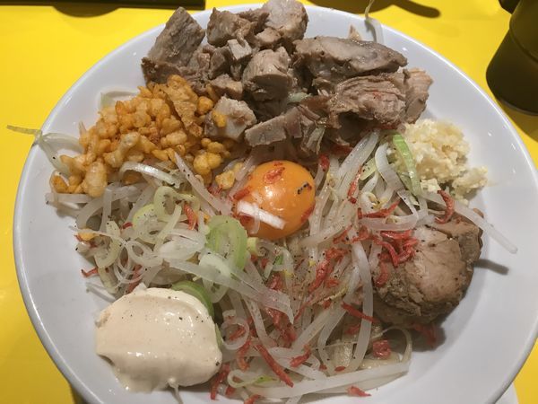 「ませそば（無料トッピング全て普通）ほぐし豚」@ラーメンパンチの写真