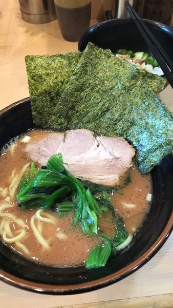 「ラーメン並み」@横浜家系らーめん 武道家 賢斗の写真