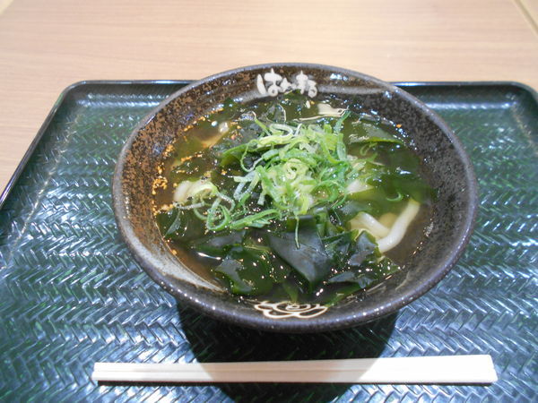 「わかめうどん」@はなまるうどん ゆめタウン出雲店の写真