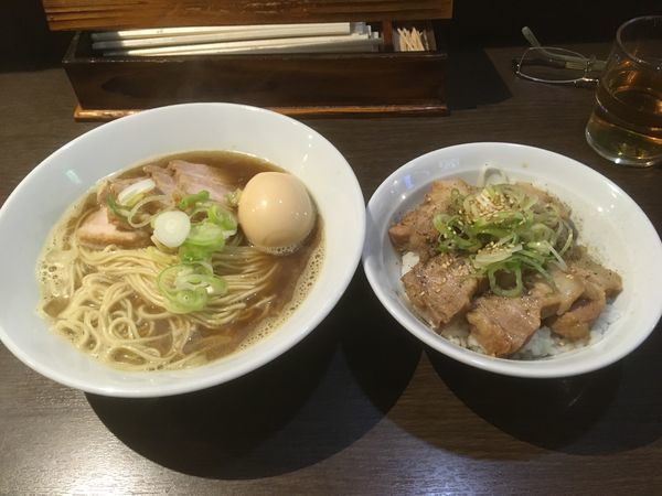 「肉煮干しそば（小盛り）、肉飯」@麺処 遊 蕨店の写真