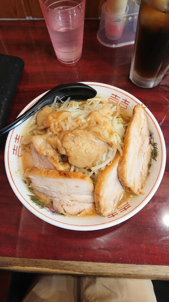 「ラーメン　ニンニク　アブラマシマシ」@郎郎郎の写真
