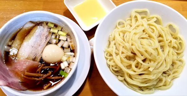 「昆布水つけ麺(柚子トッピング)鬼盛り肩ロース丼」@自家製中華そば 麺の虜の写真