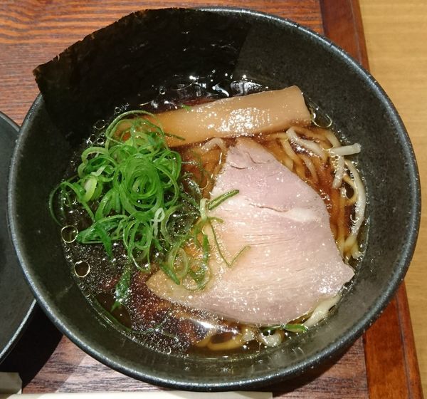 「七だし中華そば(ハーフ)＋特製半熟煮玉子」@七だし屋の写真