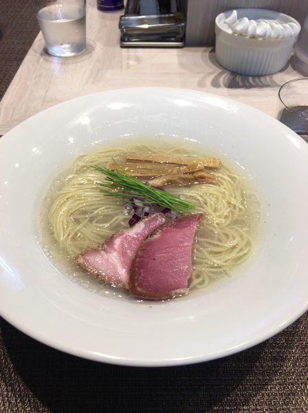 「宍道湖しじみ中華蕎麦 ８００円」@宍道湖しじみ中華蕎麦 琥珀 東京本店の写真