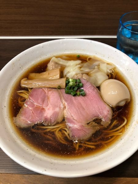 「特製中華そば（大盛）」@中華そば さわの写真