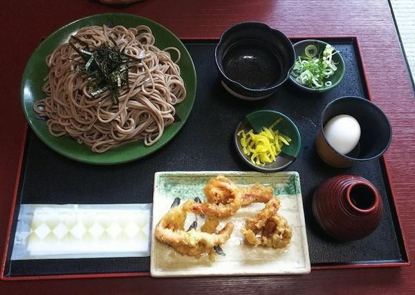 「げそ天ざるそば800円」@そば処ひふみの写真