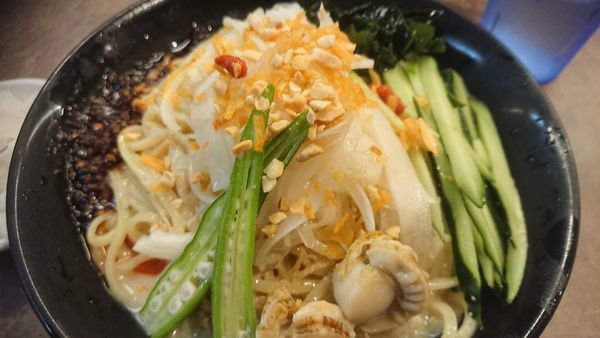 「ホタテのミルキー冷やしそば（限定）＋タマネギ」@NOODLE VOICEの写真