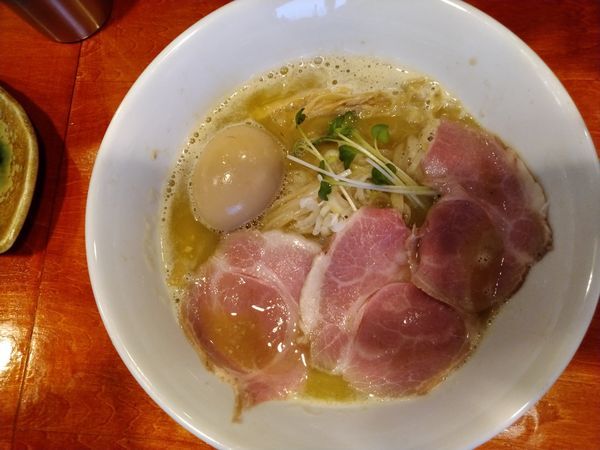 「濃厚鶏白湯」@宝麺 えびす丸の写真