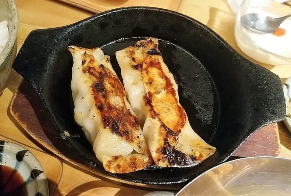 「鉄板棒餃子(2本)  320円」@RIBAYON ATTACKの写真