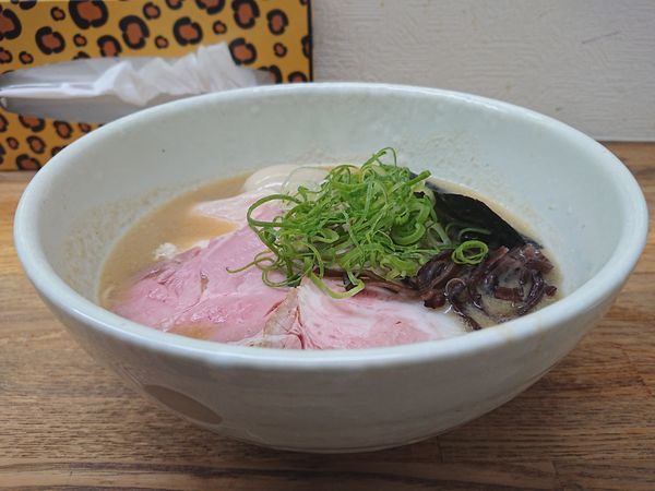 「特製鶏の骨ラーメン」@鶏の骨の写真
