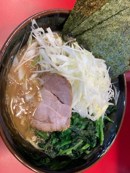 「らーめん＋ほうれん草＋ねぎ」@らーめん 谷瀬家 新橋店の写真