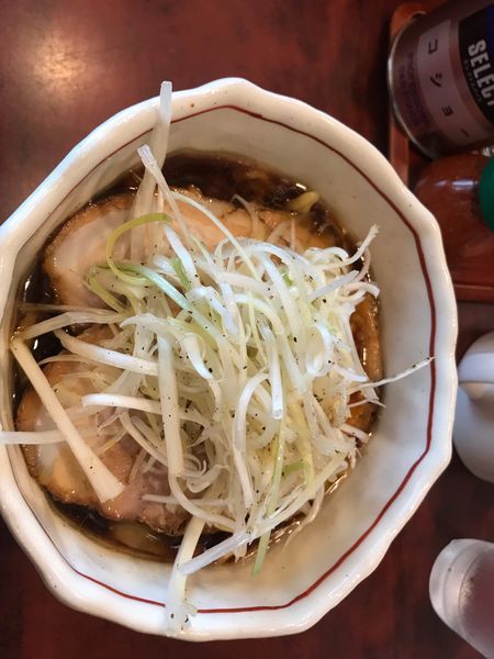 「チャーシュー麺中盛り、白髪ねぎ」@らーめん 誠やの写真