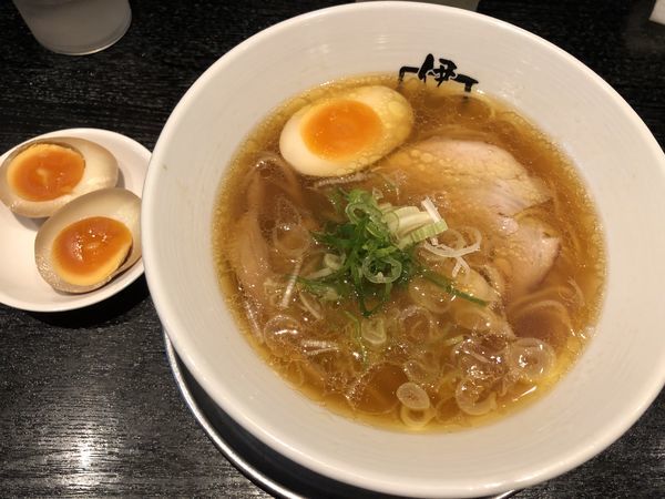 「韋駄天ラーメン＋玉子」@麺行使 伊駄天 静岡店の写真
