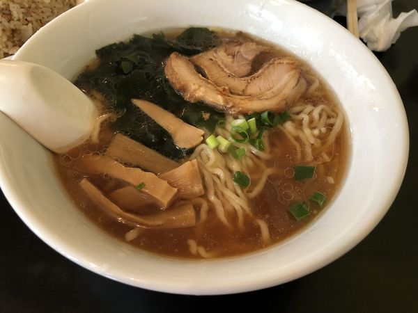 「手打ちラーメン（並）＋チャーハン（小）」@峠のラーメンの写真