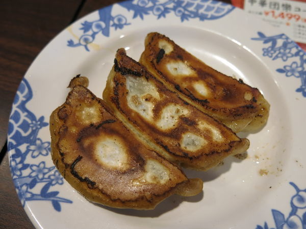 「餃子[3個]：149円＋消費税」@バーミヤン 飛田給駅北口店の写真