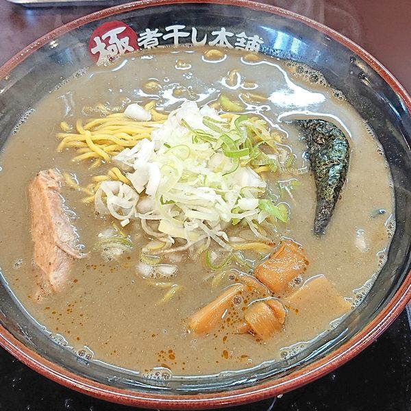 「極濃煮干し豚骨ラーメン(大盛)960」@極煮干し本舗 久喜店の写真