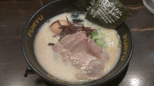 「丸福とんこつ880円くらい」@とんこつラーメン博多風龍 上野店の写真