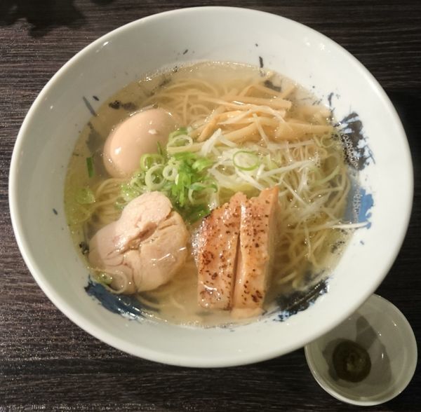 「鶏そば＋味玉」@鶏そば 雫一 大袋店の写真