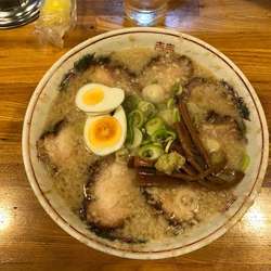 チャーシュー麺大盛り