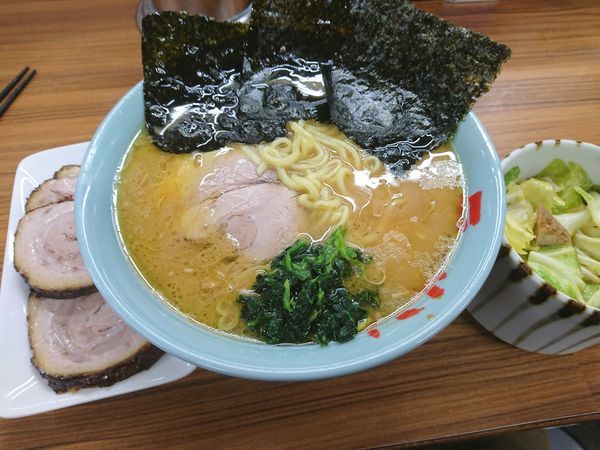 「ラーメン(中)￥850+ｷｬﾍﾞﾁﾔｰ￥150+ﾁﾔｰ300」@近藤家 本店の写真
