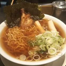 ピリ辛中華そばチャーシュー１枚海苔