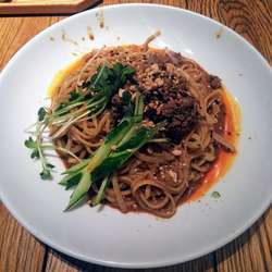 冷やし黒胡麻担々麺